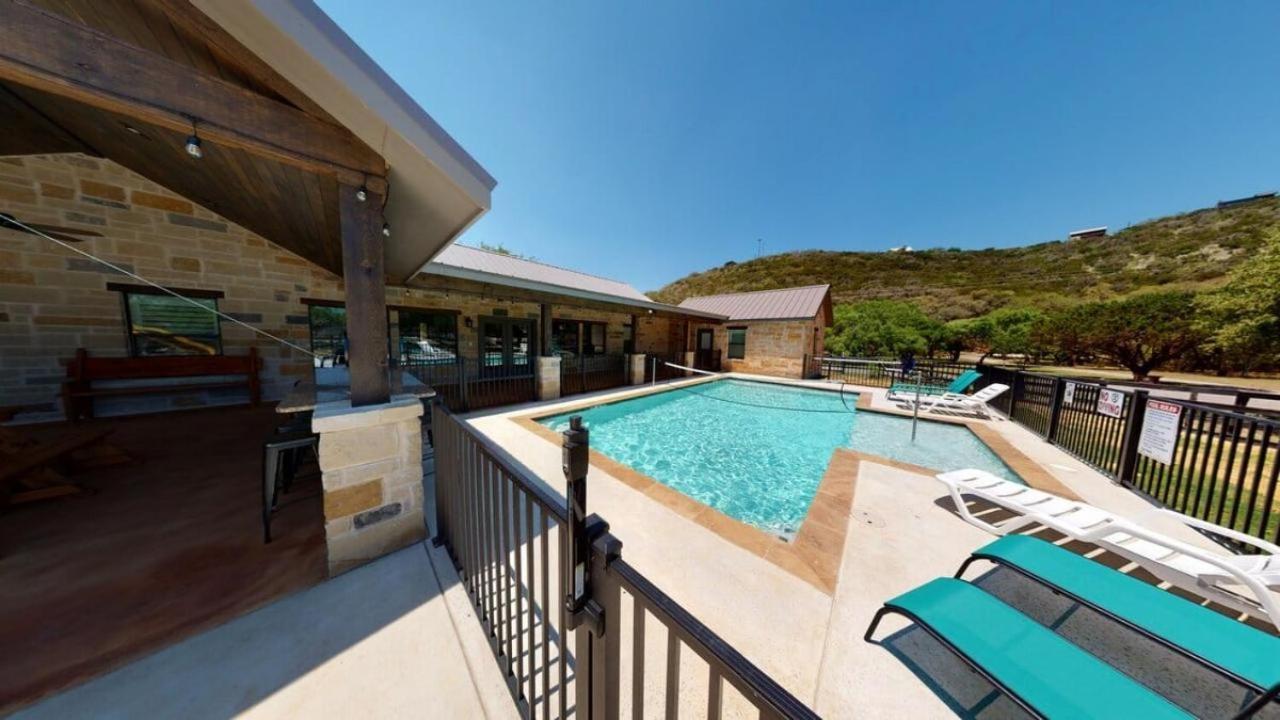 Heartstone Lodge Concan Exteriör bild